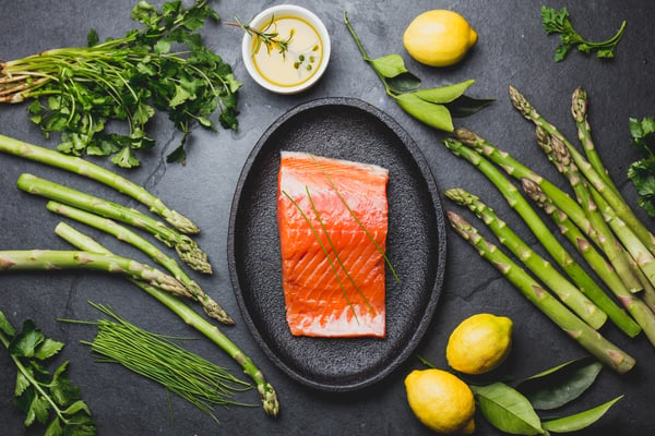 ingredients-for-cooking-salmon-asparagus-herbs-SP4NKHM (1)